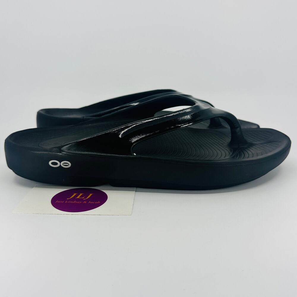 OOFOS Women's OOlala Black Comfort Recovery Thong Flip Flop Sandals Size 9